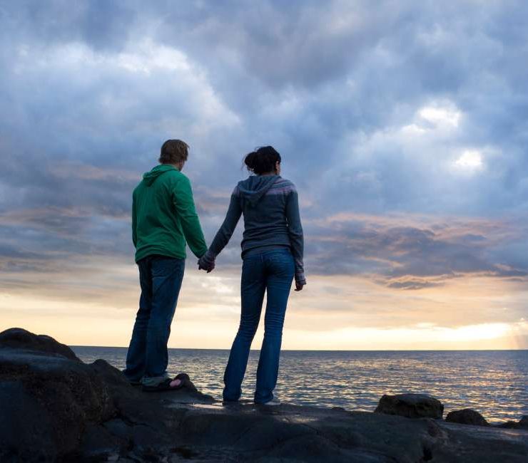 Why Do Alpha Females have Better Platonic and Romantic Relationships